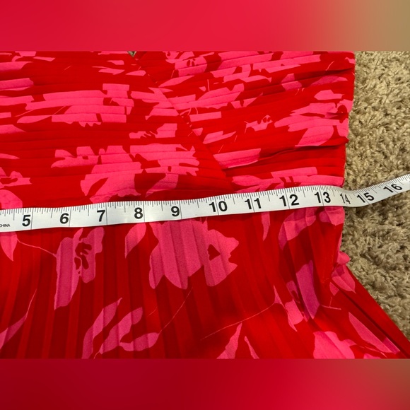 Lulus Vibrant Moment Red and Pink Floral Pleated Lace-Up Midi Dress size M - Picture 9 of 14